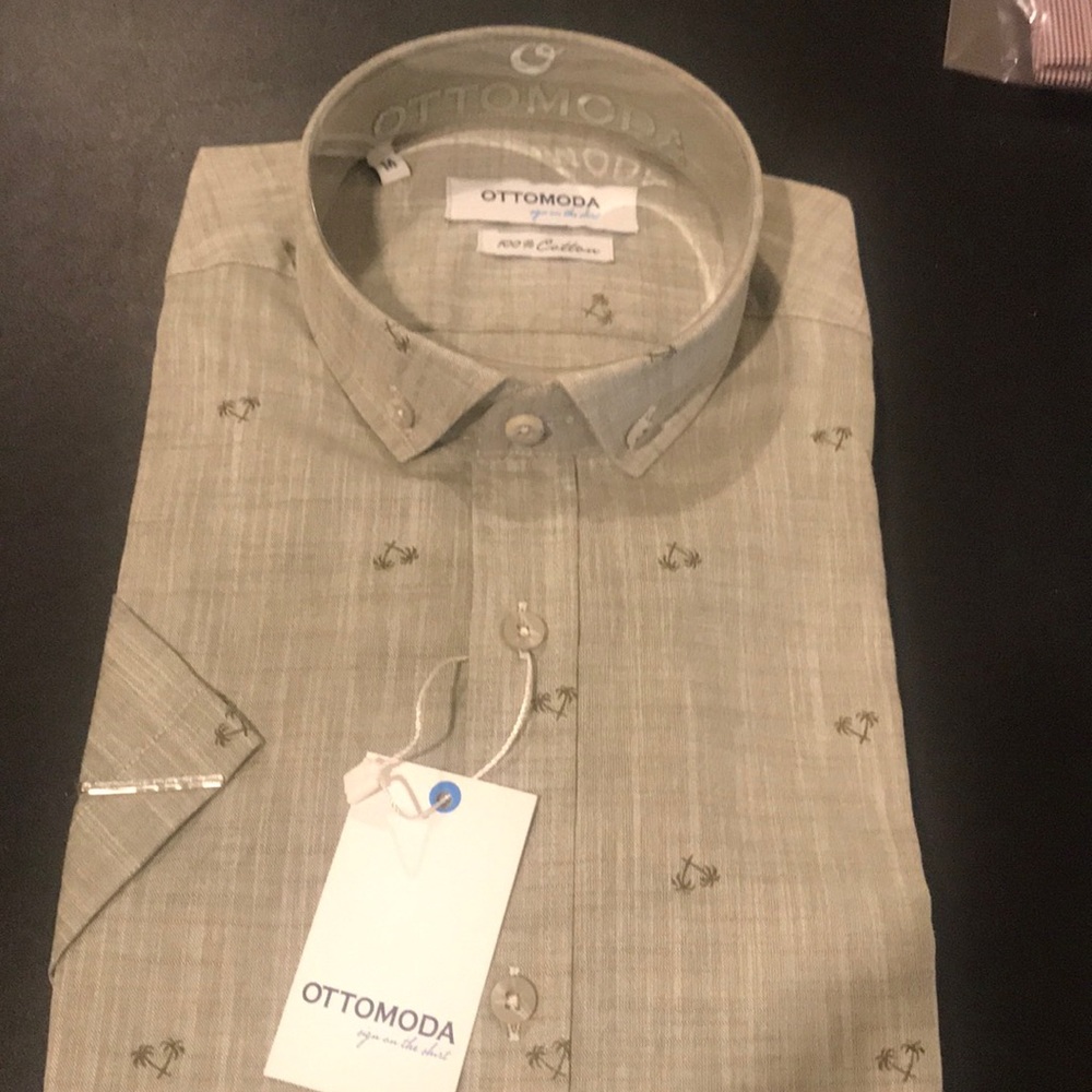 NWT Men’s causal shirts